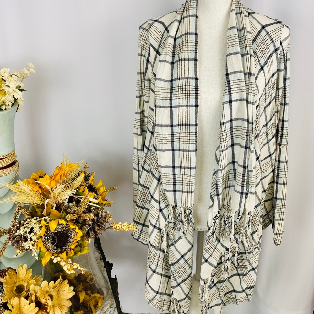 BillaBong White Cardigan size Small